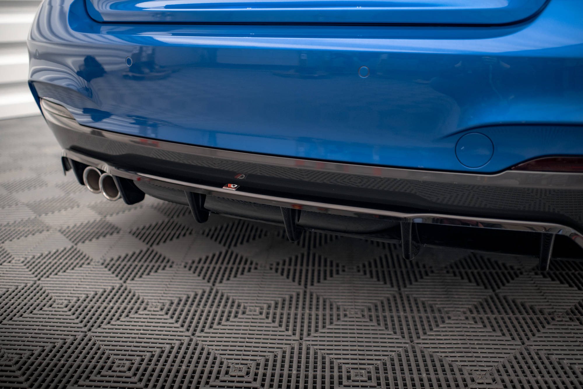 Maxton Mittlerer Cup Diffusor DTM Look Heck Ansatz passend für 2 M-Paket F22 schwarz Hochglanz