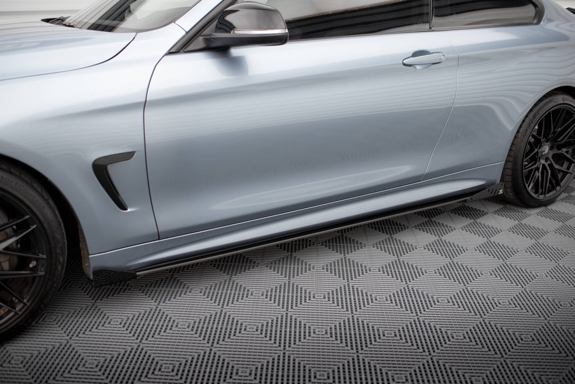 Maxton Side Flaps BMW 4er Coupe / Gran Coupe / Cabrio M-Paket F32 / F36 / F33  schwarz Hochglanz