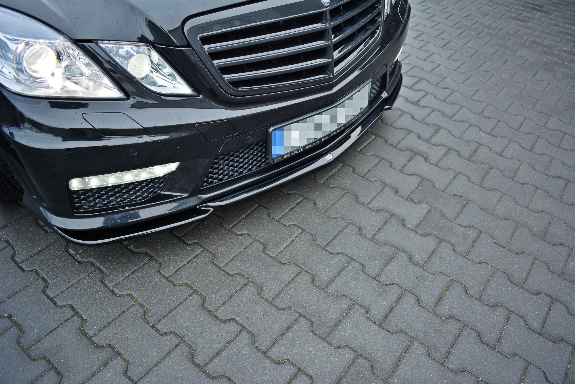 Maxton Front Ansatz V.1 für Mercedes E63 AMG W212  schwarz Hochglanz
