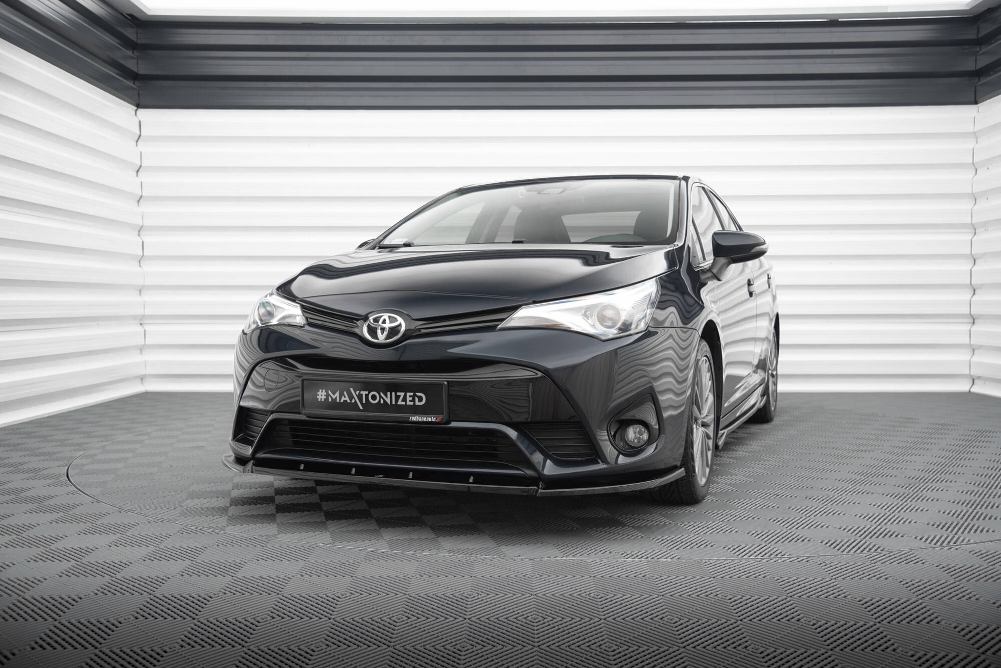 Maxton Front Ansatz V.1 für Toyota Avensis Mk3 Facelift schwarz Hochglanz
