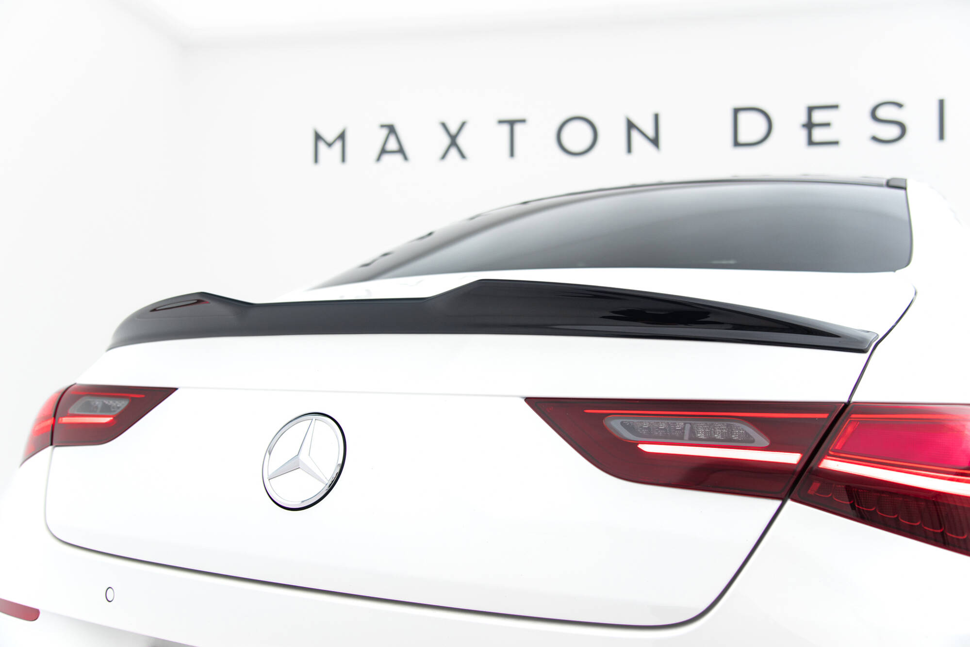Maxton Spoiler CAP 3D für Mercedes-Benz CLA Coupe C118 Facelift schwarz Hochglanz