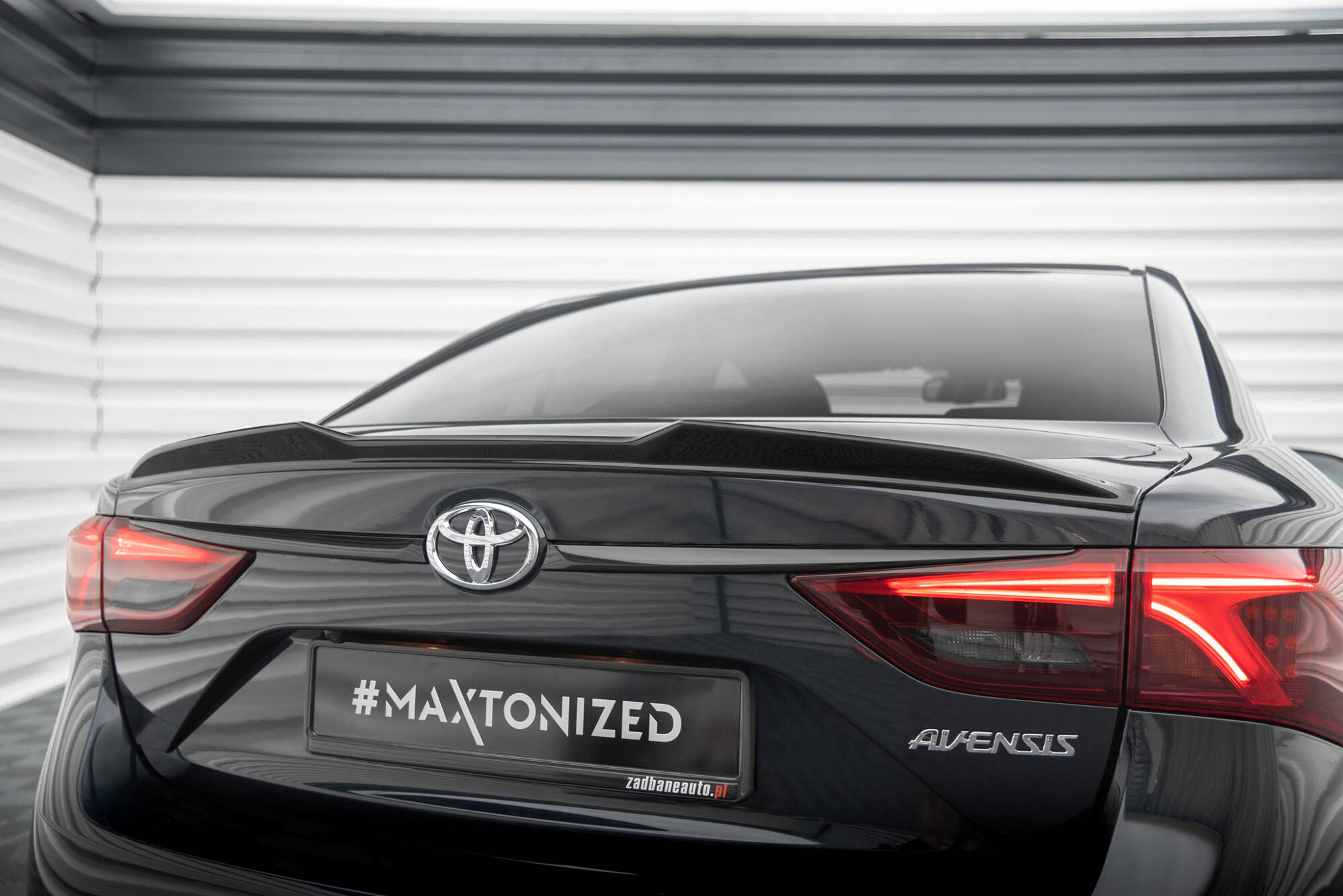 Maxton Spoiler CAP 3D für Toyota Avensis Limousine Mk3 Facelift schwarz Hochglanz