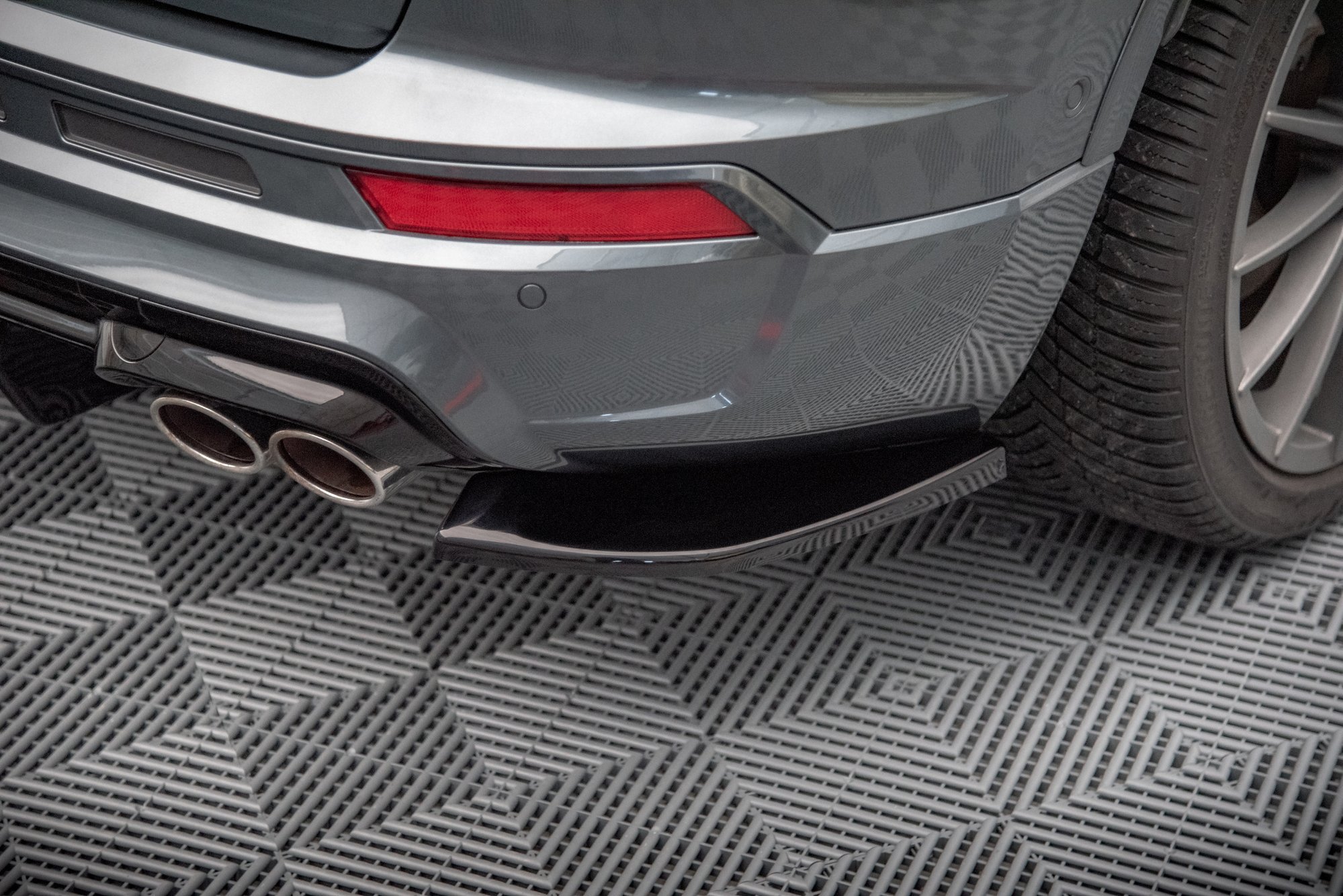 Maxton Heck Ansatz Flaps Diffusor für Cupra Ateca Mk1 / Mk1 Facelift schwarz Hochglanz