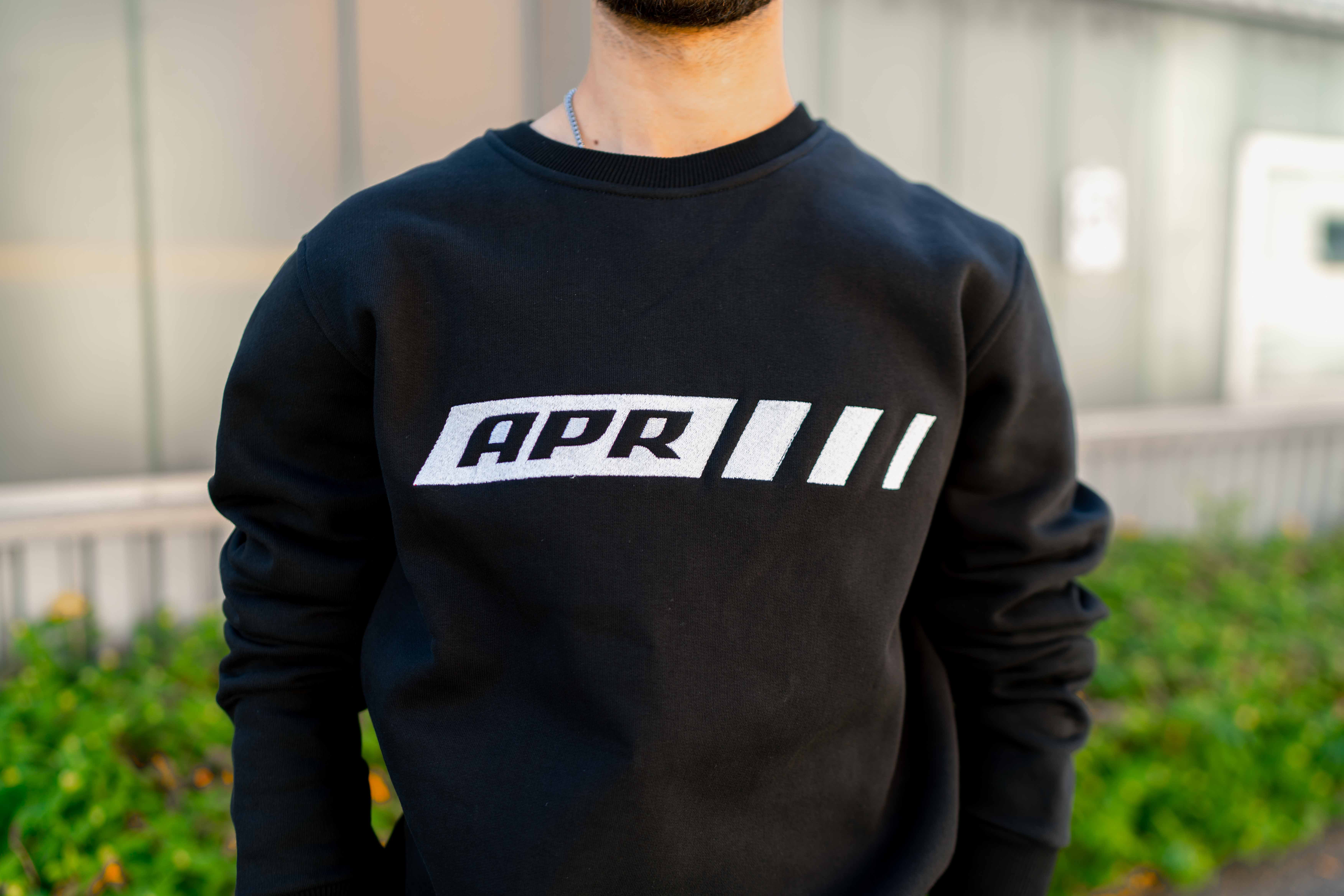 Premium APR Essentials Sweater Stick weiss