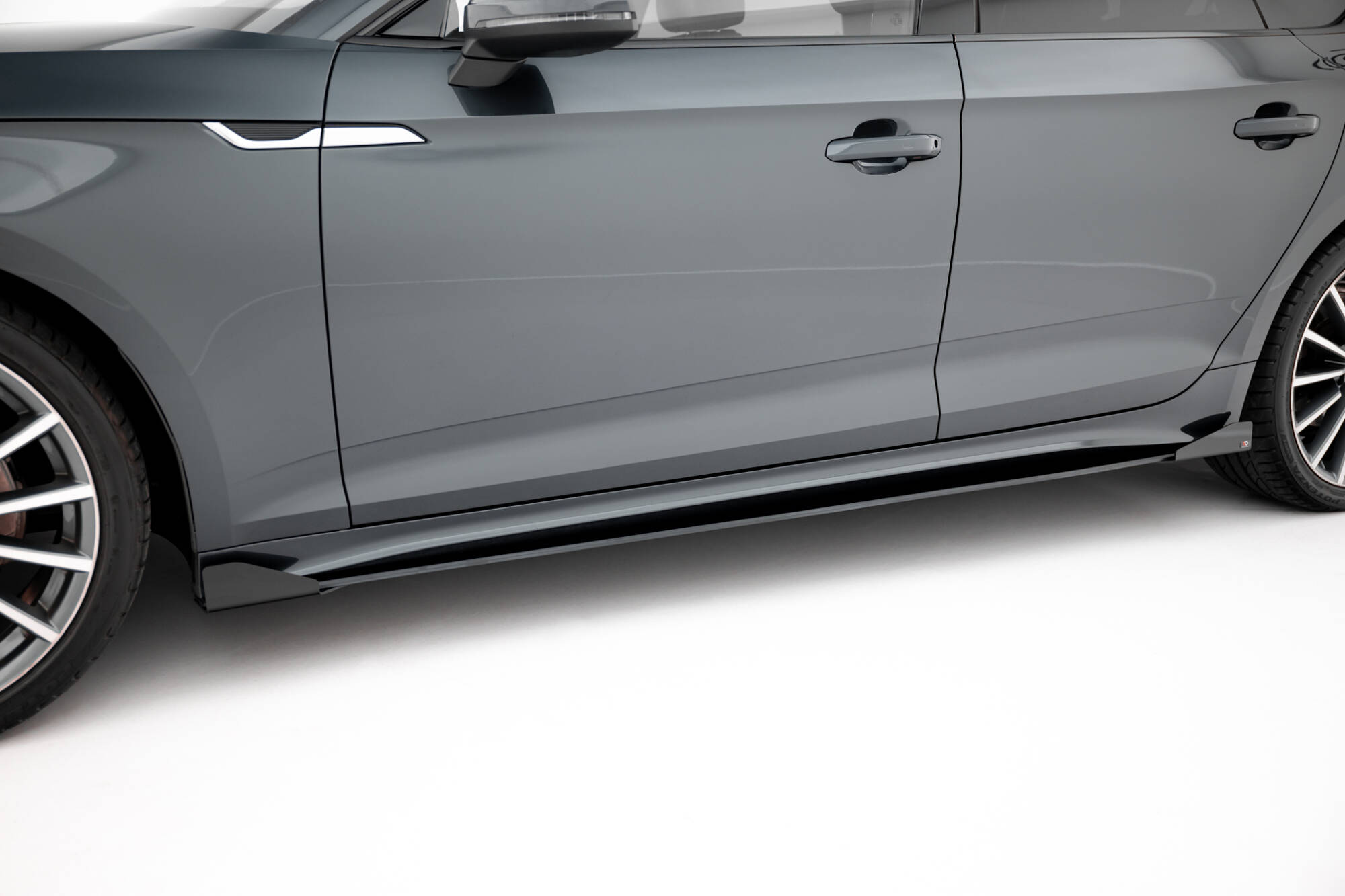 Maxton Street Pro Seitenschweller Ansatz + Flaps für Audi A5 Sportback F5 Facelift schwarz Hochglanz