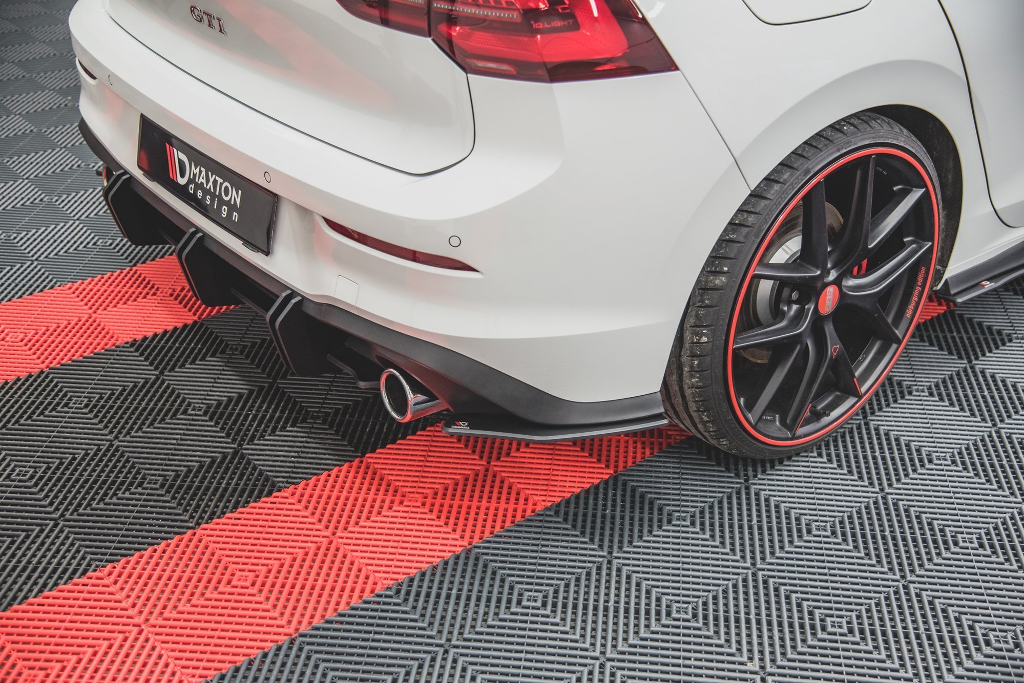 Maxton Street Pro Heck Ansatz Flaps Diffusor V.1 für VW Golf GTI / GTE / R-Line Mk8
