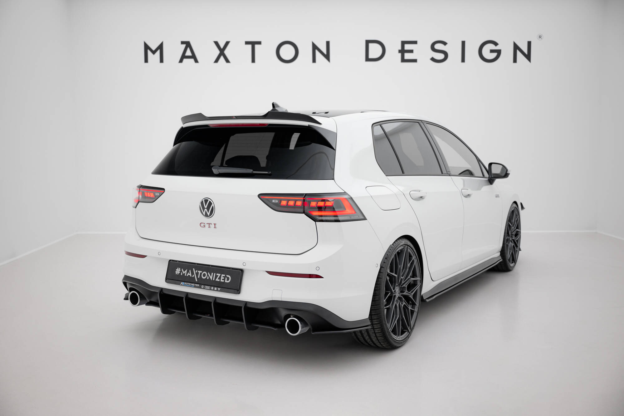Maxton Street Pro Heck Ansatz Flaps Diffusor V.1 für VW Golf GTI / GTE / R-Line Mk8