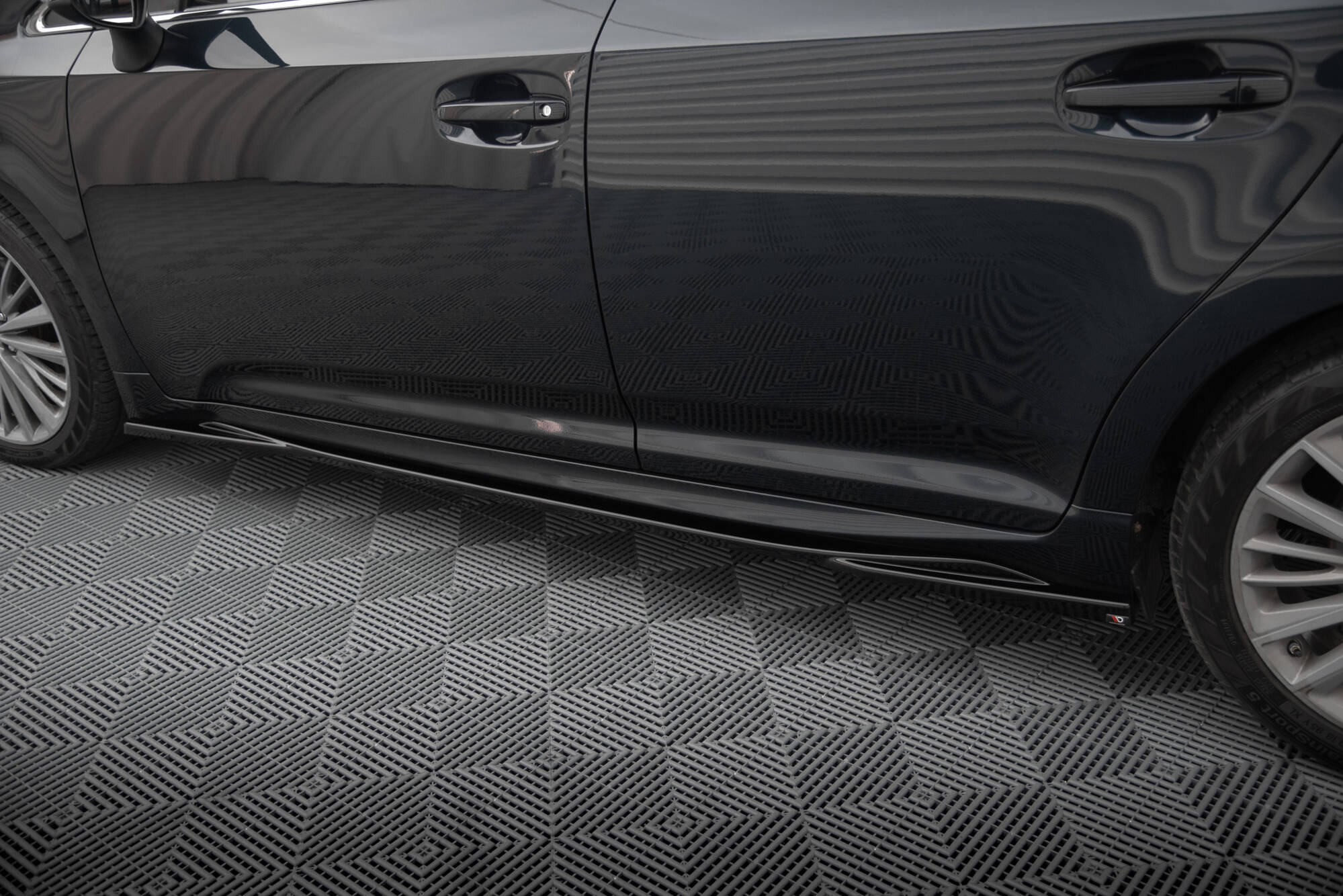 Maxton Seitenschweller Ansatz für Toyota Avensis Mk3 Facelift schwarz Hochglanz