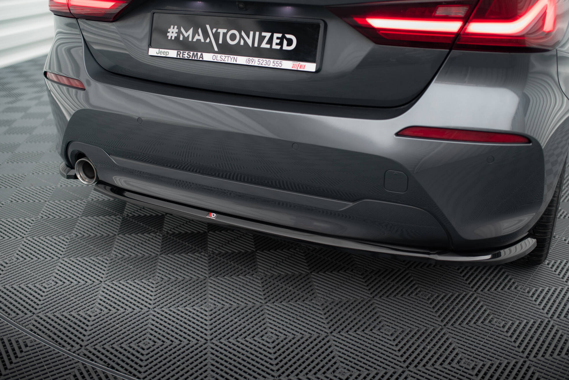 Maxton Heck Ansatz Flaps Diffusor für BMW 1er F40 schwarz Hochglanz