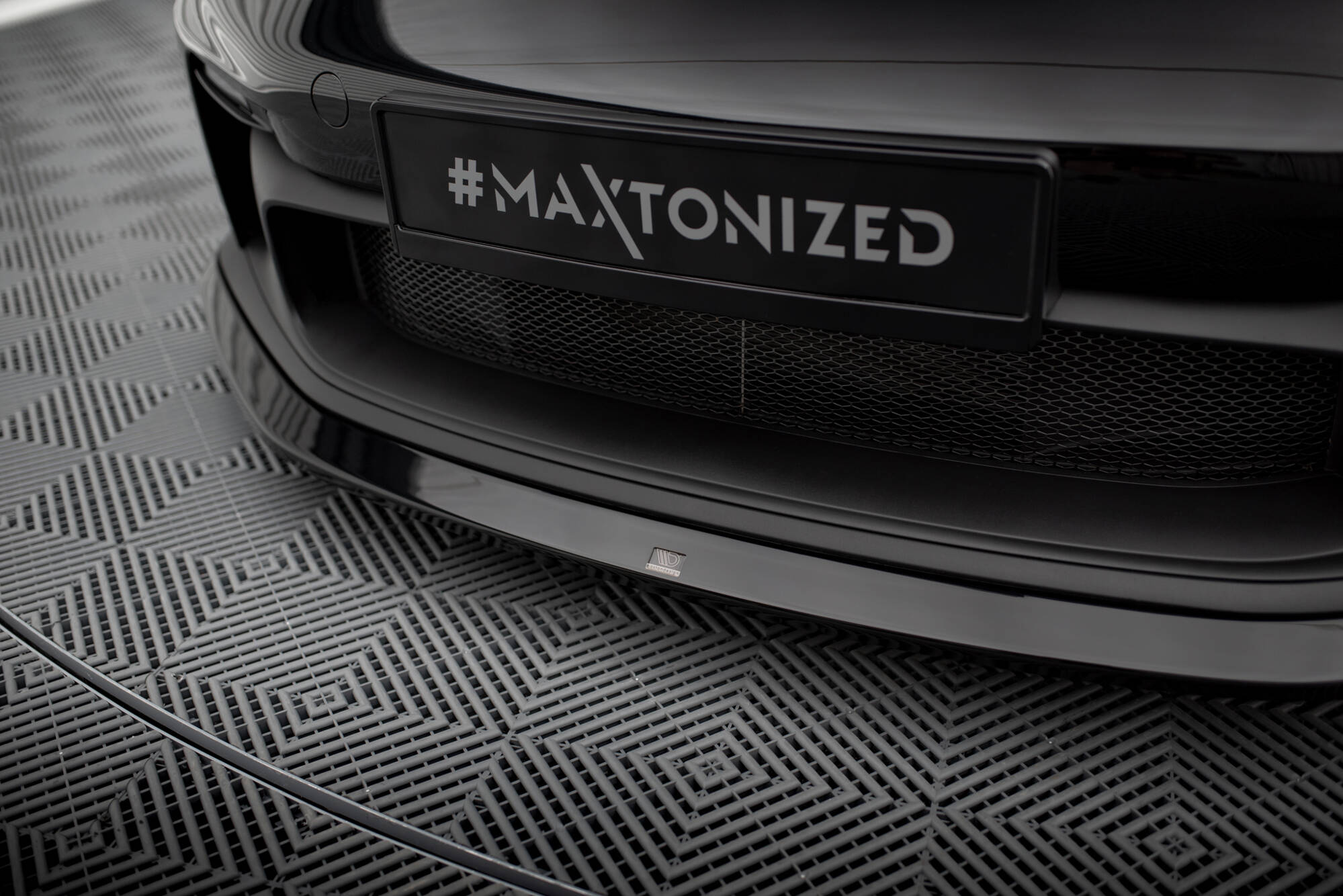 Maxton Front Ansatz für Porsche 911 992 GT3 schwarz Hochglanz