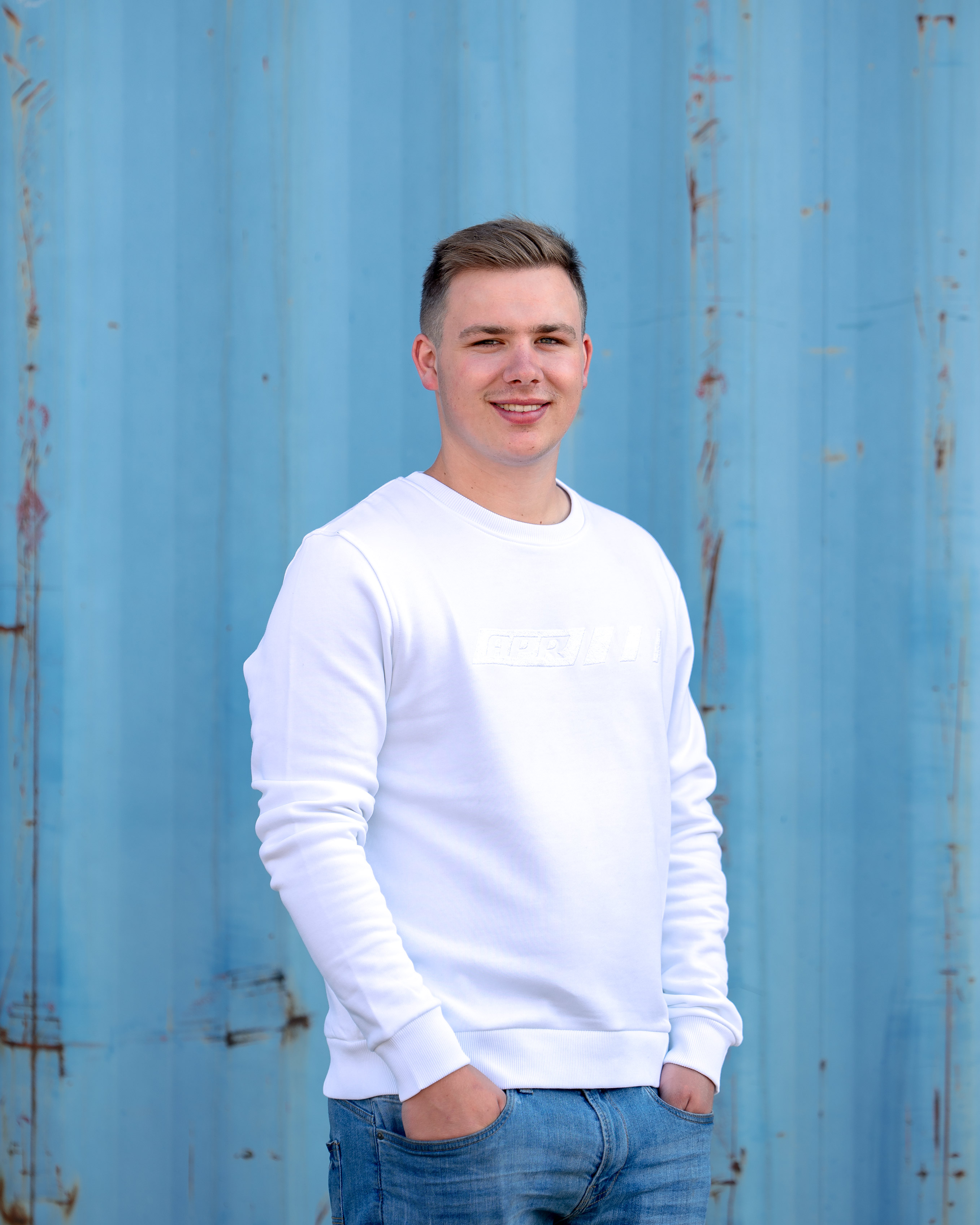 Premium APR Essentials Sweater Stick weiß