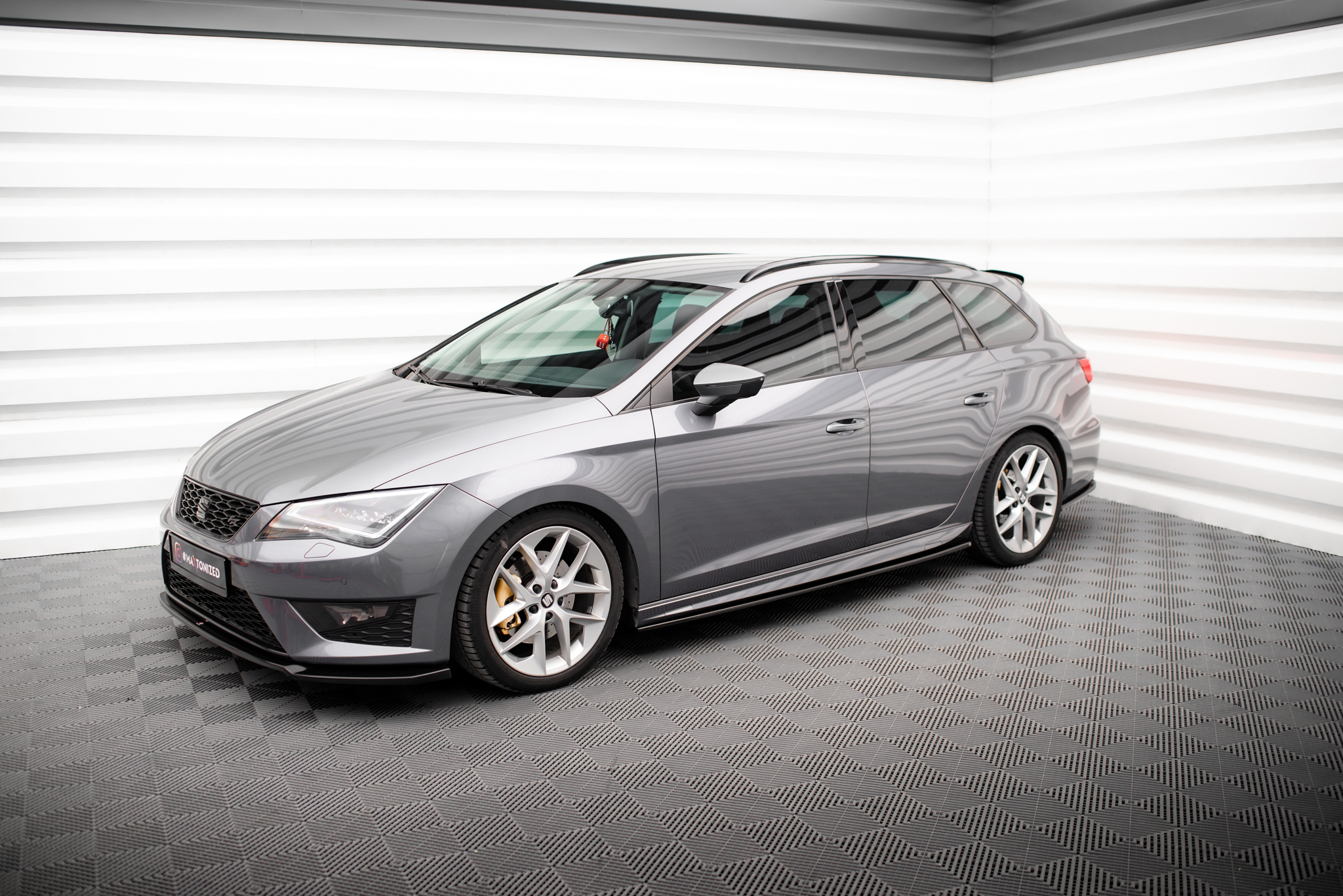 Maxton Seitenschweller Ansatz für V.5 Seat Leon Cupra / FR / Standard Mk3 / Mk3 Facelift schwarz Hochglanz