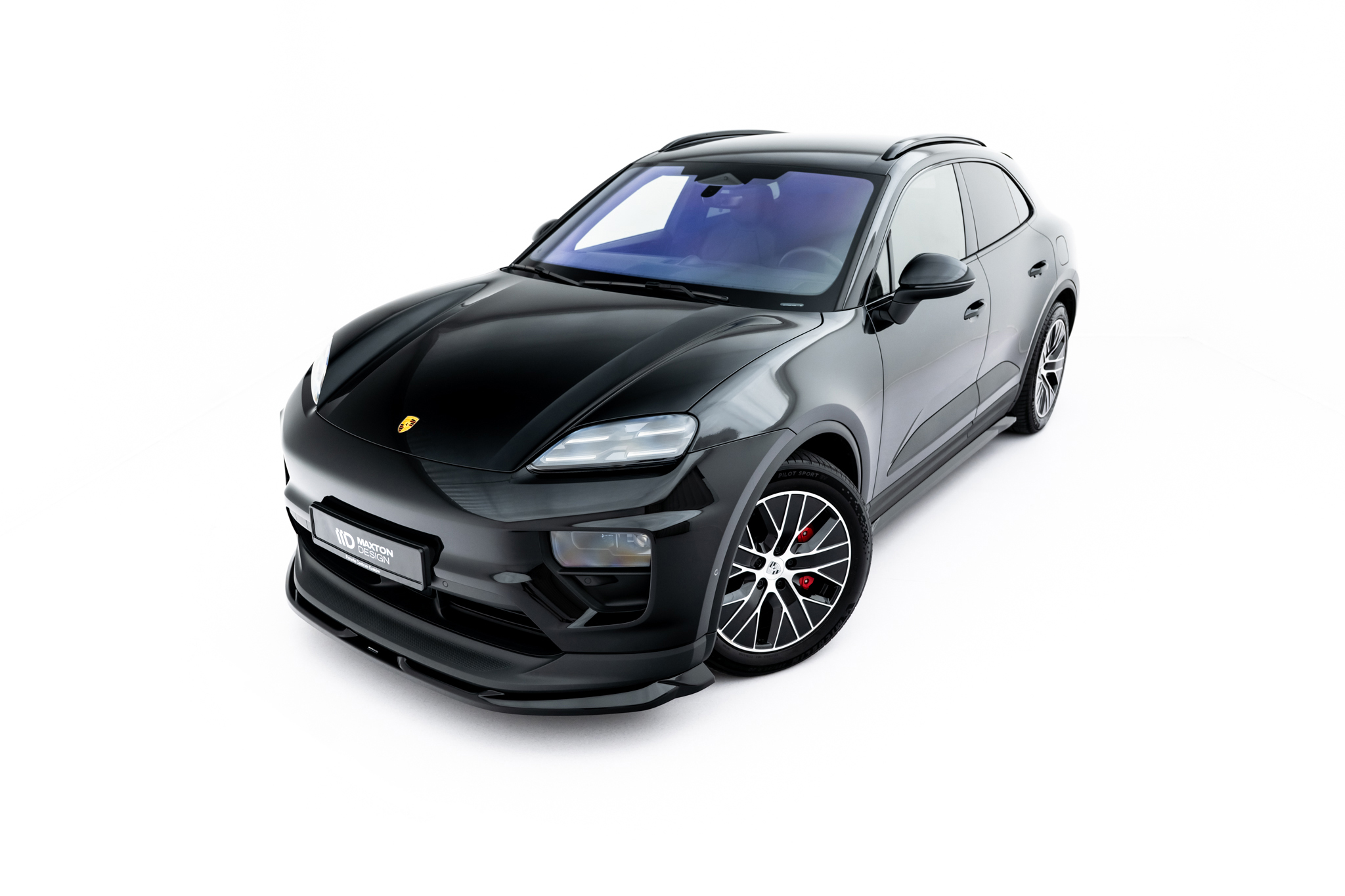 Maxton Front Ansatz für Porsche Macan EV Mk1 schwarz Hochglanz