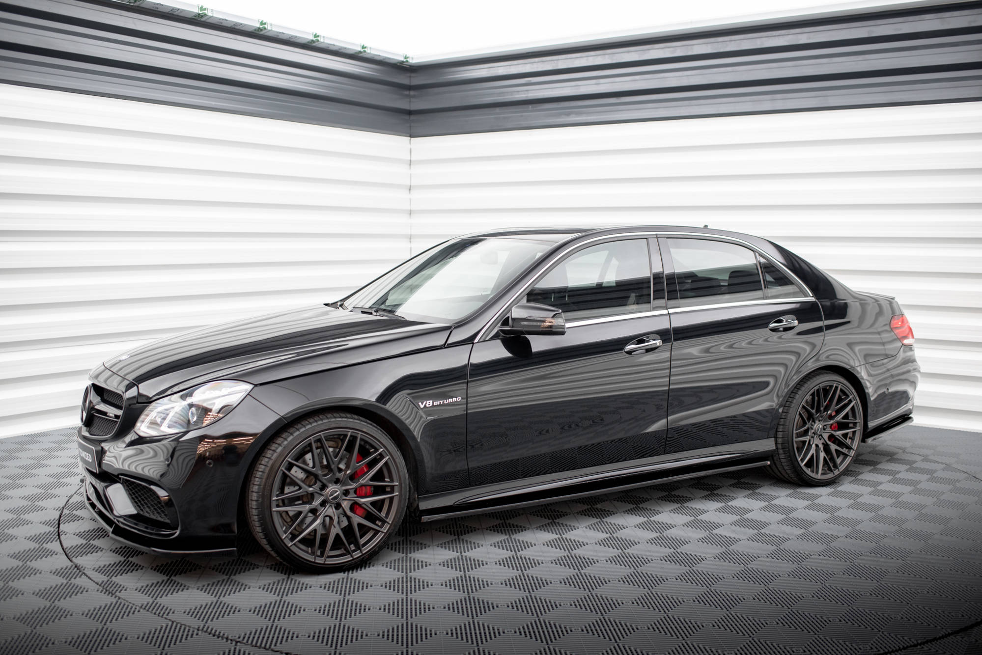 Maxton Seitenschweller Ansatz für Mercedes-Benz E63 AMG / AMG-Line Limousine W212 Facelift Carbon Look