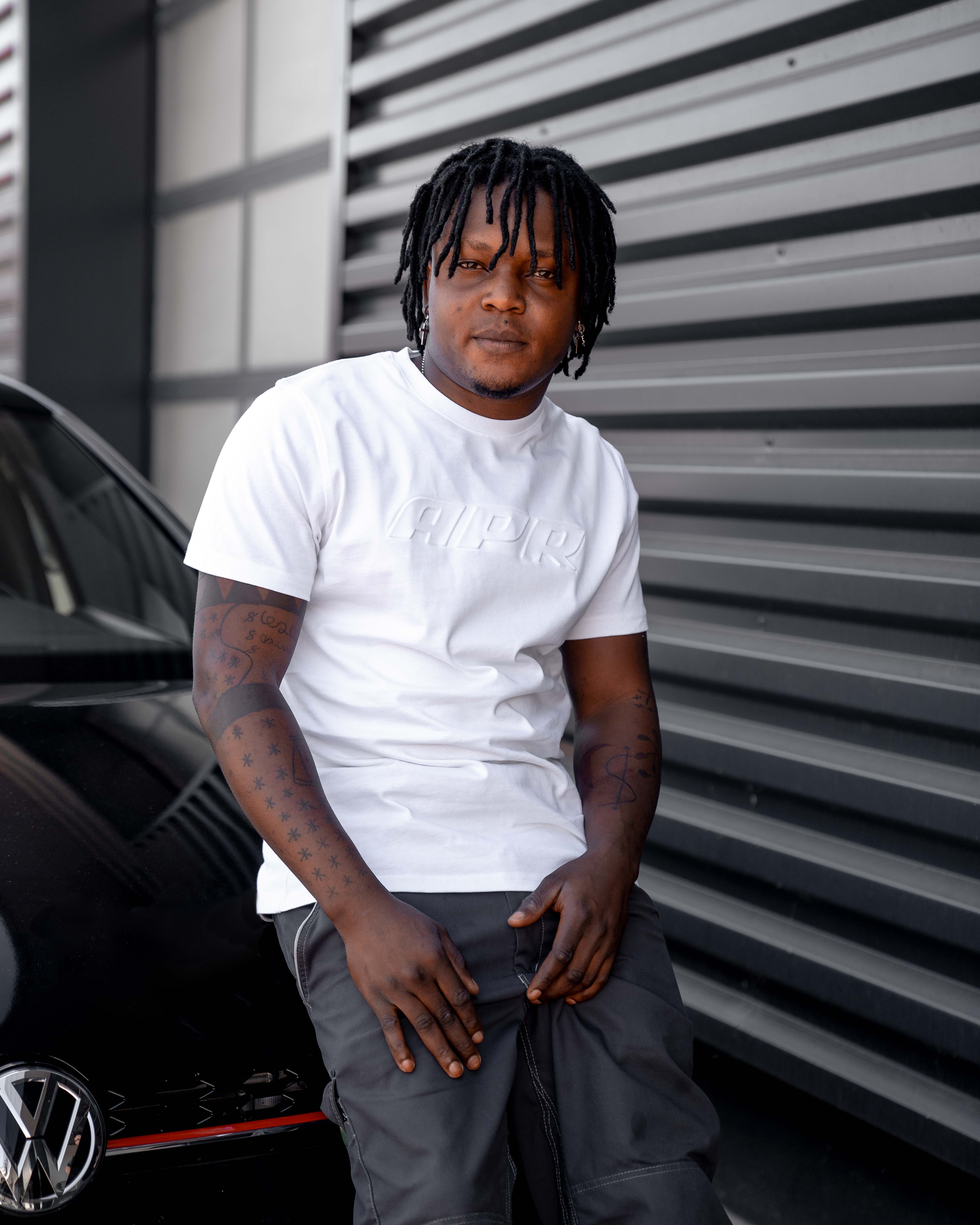 Premium APR Essentials T-Shirt Embossed weiß