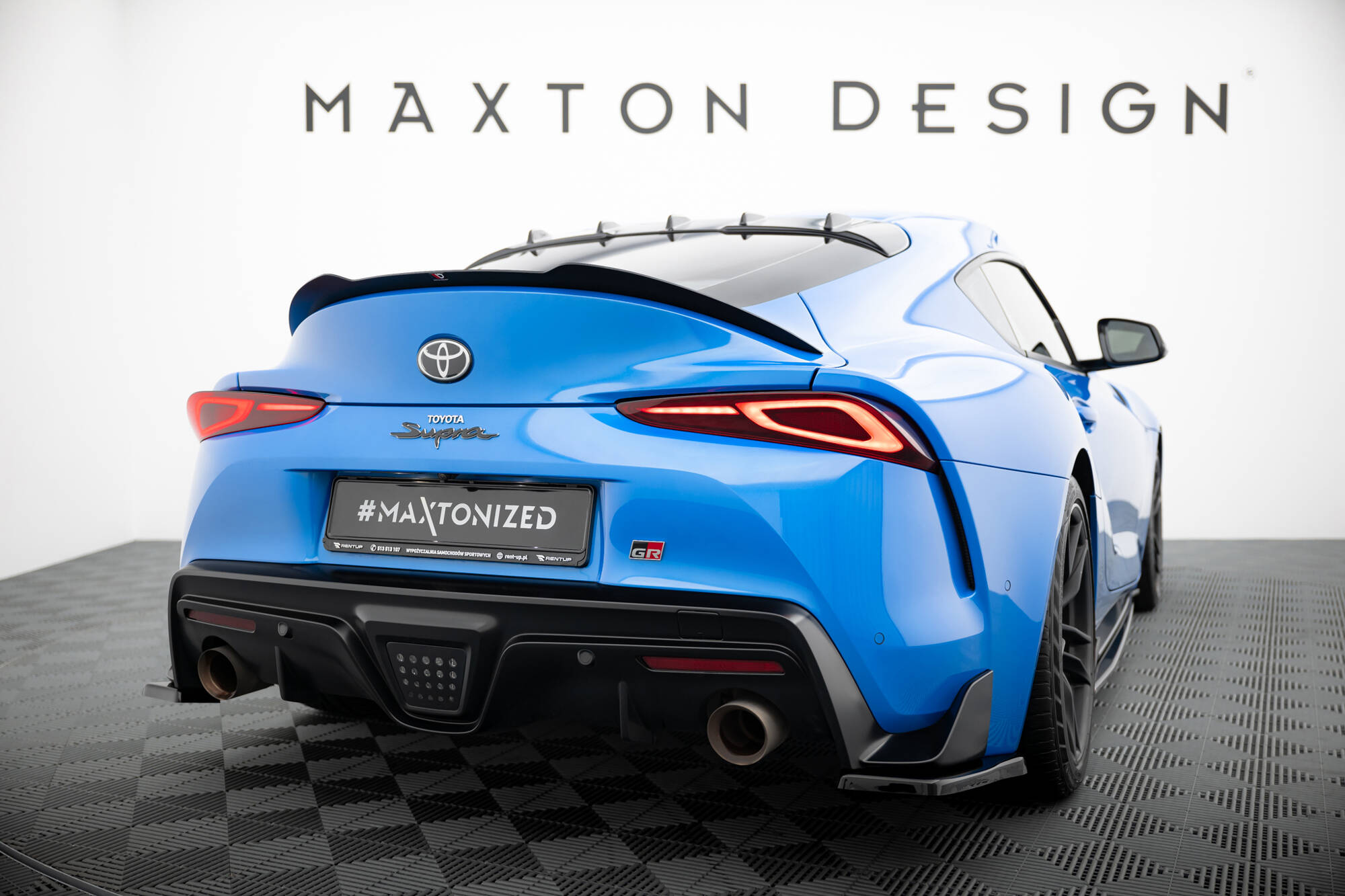 Maxton Spoiler CAP für Toyota Supra Mk5 schwarz Hochglanz