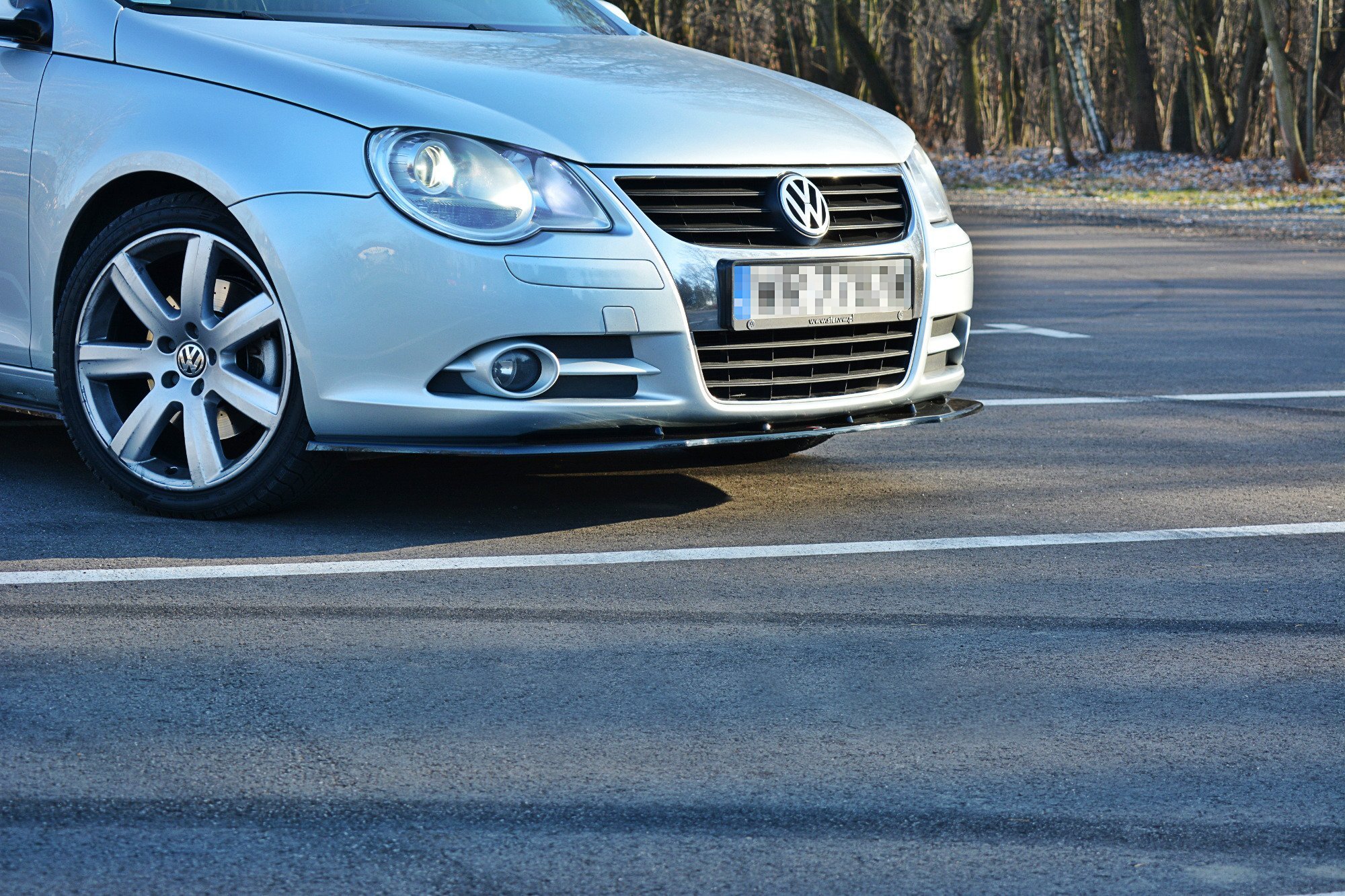 Maxton Front Ansatz V.1 für VW EOS schwarz Hochglanz