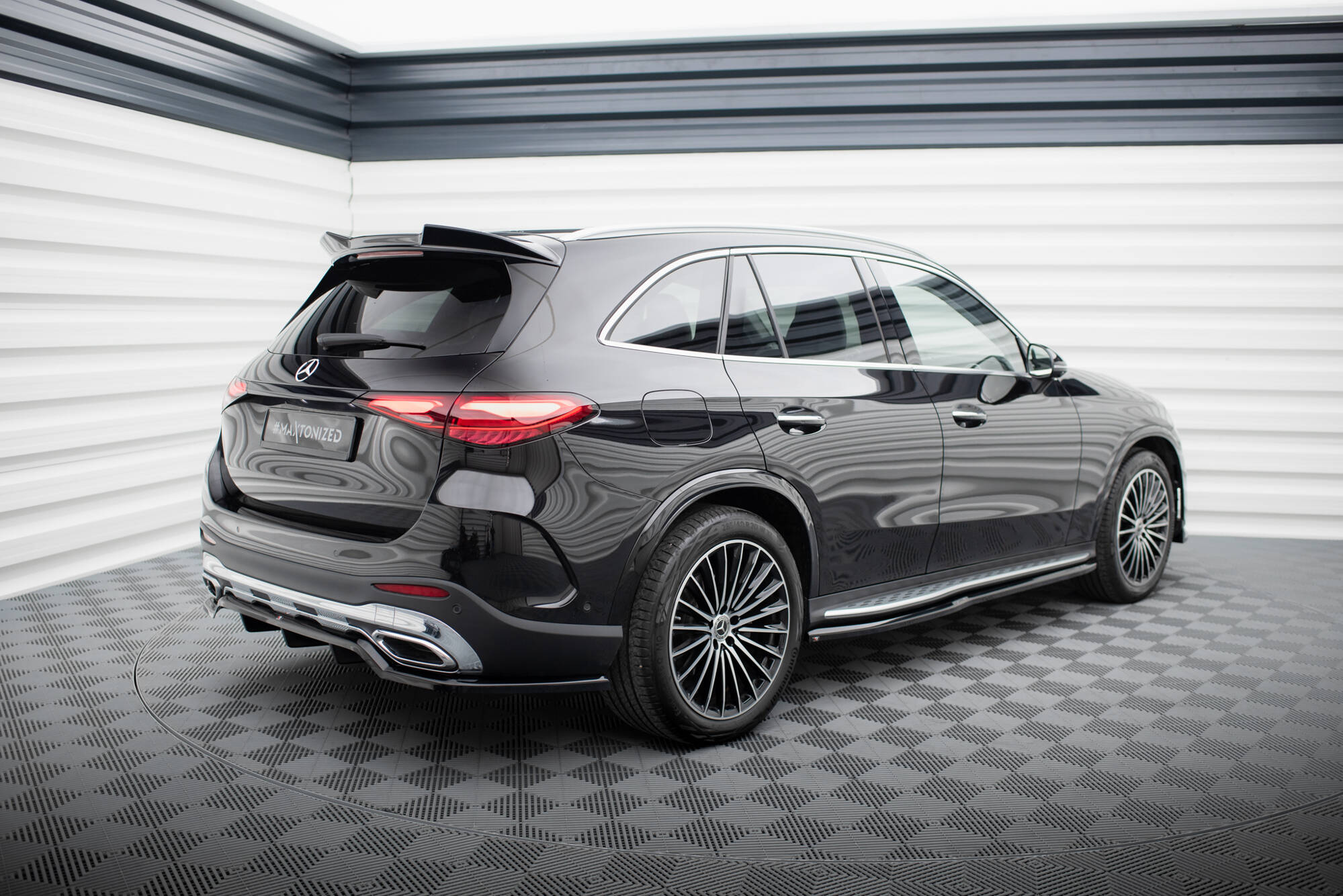 Maxton Mittlerer Cup Diffusor DTM Look Heck Ansatz für Mercedes-Benz GLC AMG-Line X254 schwarz Hochglanz