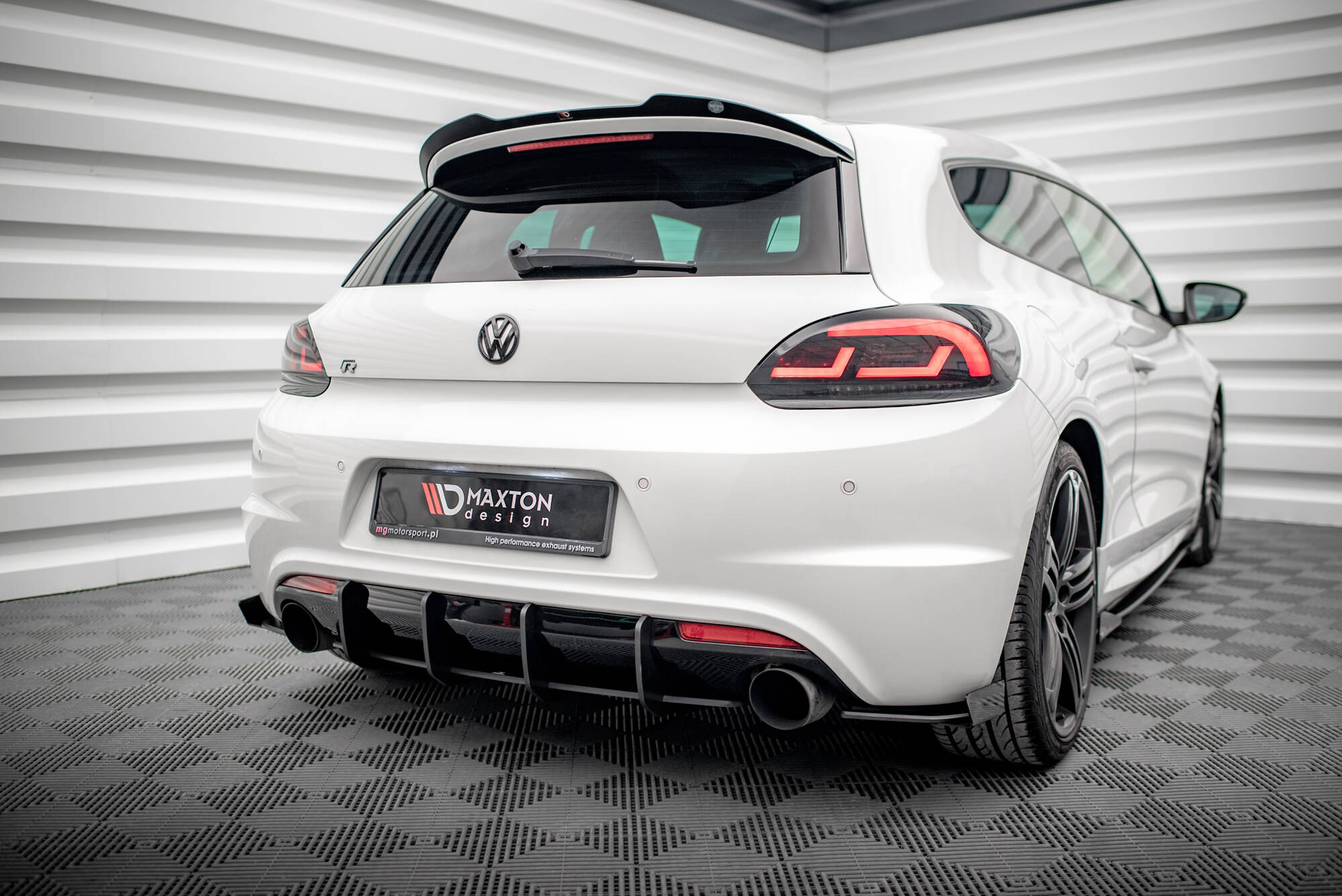 Maxton Street Pro Heck Ansatz Flaps Diffusor +Flaps für Volkswagen Scirocco R Mk3 rot+ Hochglanz Flaps