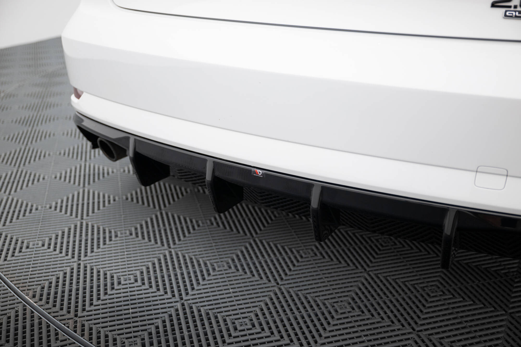 Maxton Diffusor Heck Ansatz passend für A3 Limousine 8V Facelift (Ausführung mit einseitigem Doppelauspuffendrohr)