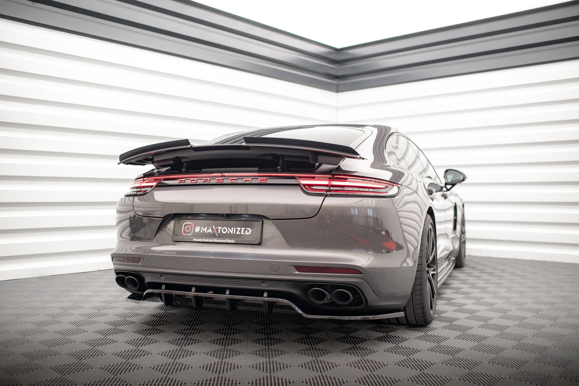 Maxton Spoiler CAP für Porsche Panamera GTS / Panamera E-Hybrid / Panamera Turbo S E-Hybrid 971 schwarz Hochglanz