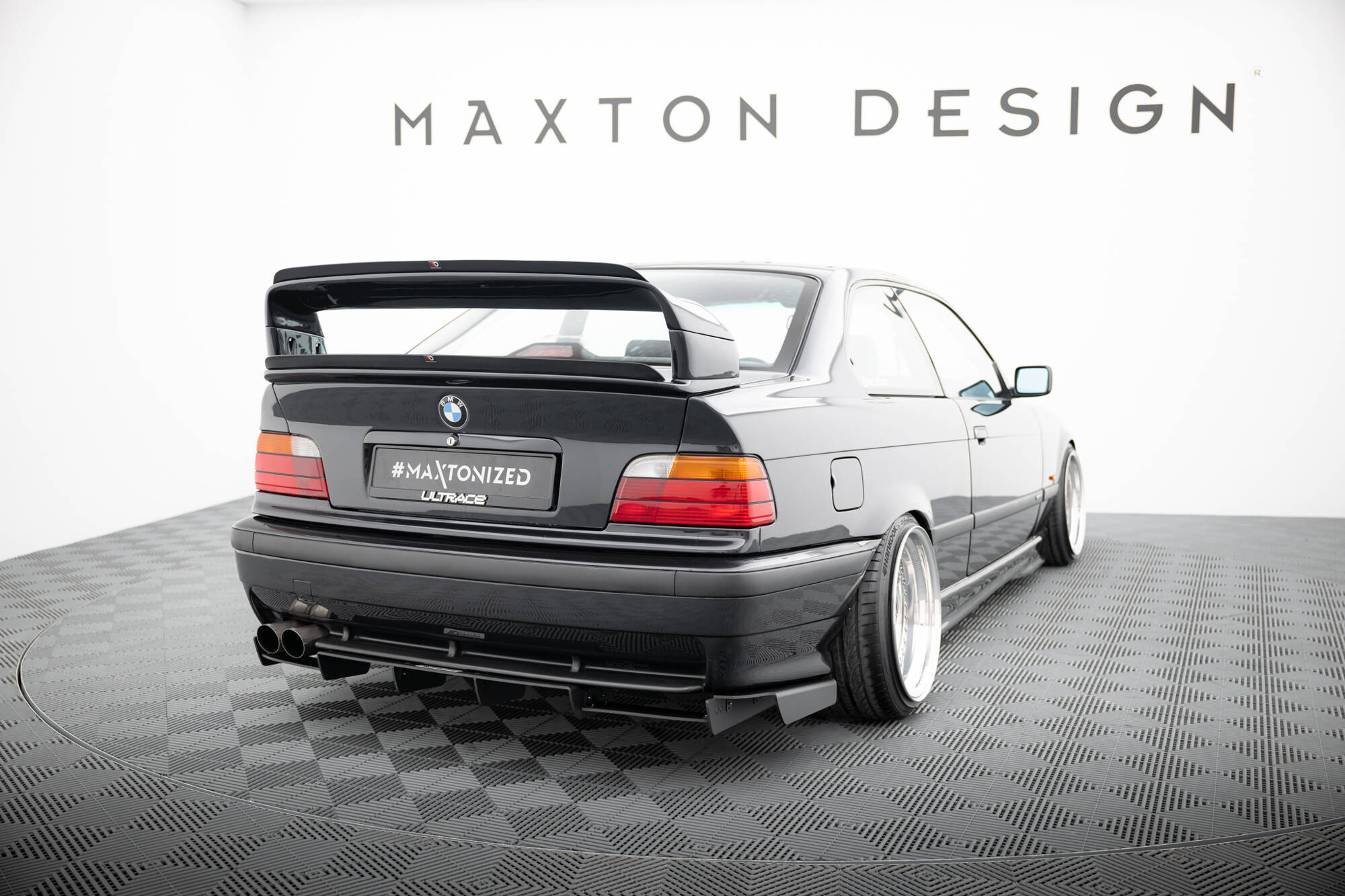 Maxton Diffusor Heck Ansatz für Heckschürze für BMW M3 / 3 M-Paket E36 Coupe