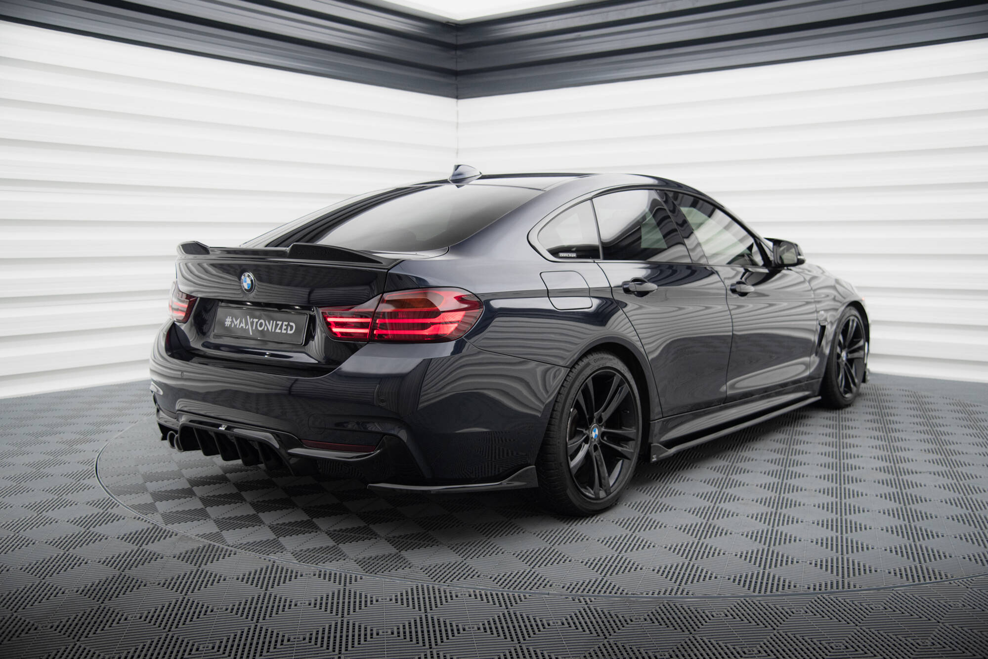 Maxton Heck Ansatz Flaps Diffusor V.1 für BMW 4er Gran Coupe M-Paket F36 schwarz Hochglanz
