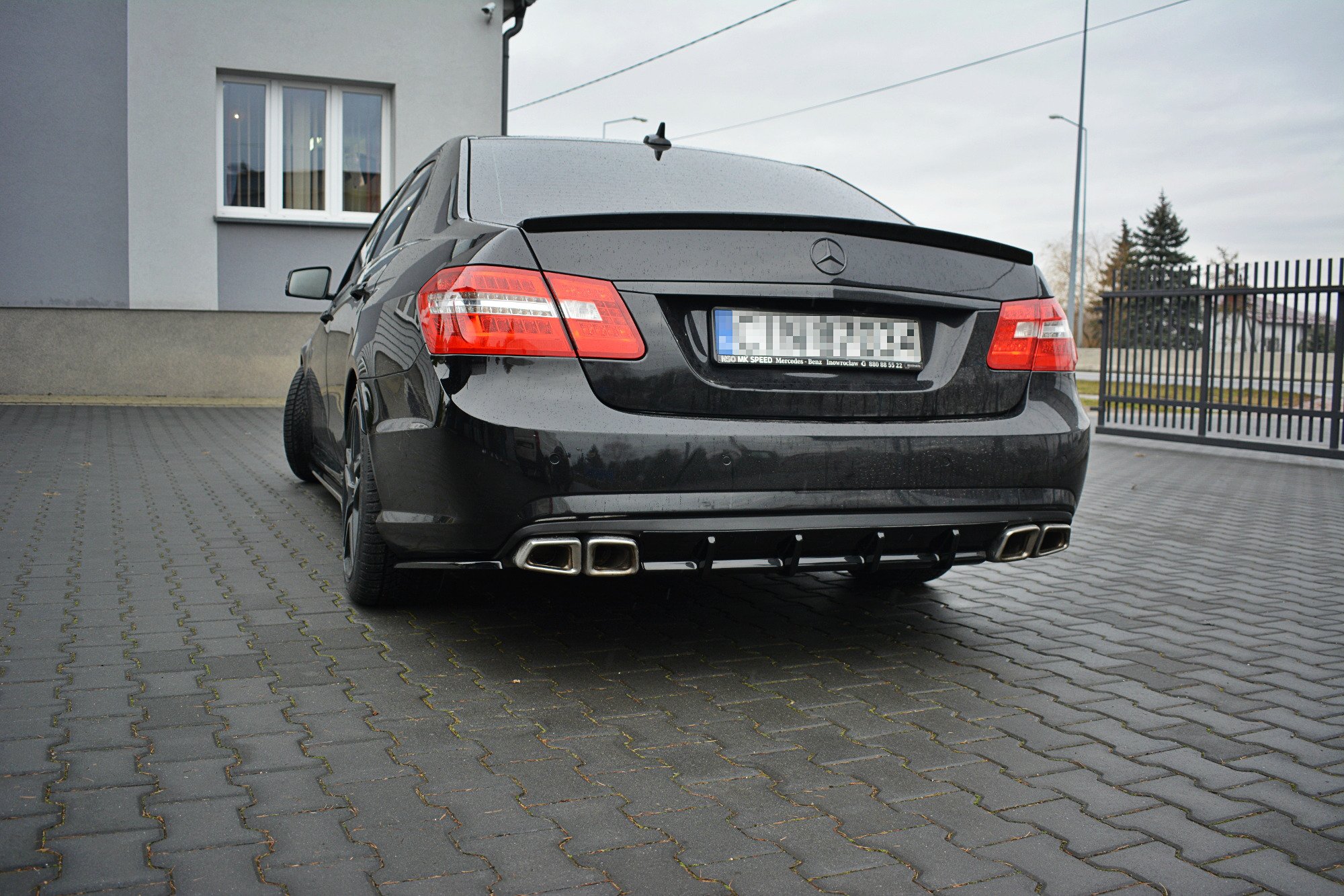 Maxton Diffusor Heck Ansatz für Mercedes E63 AMG W212  schwarz Hochglanz