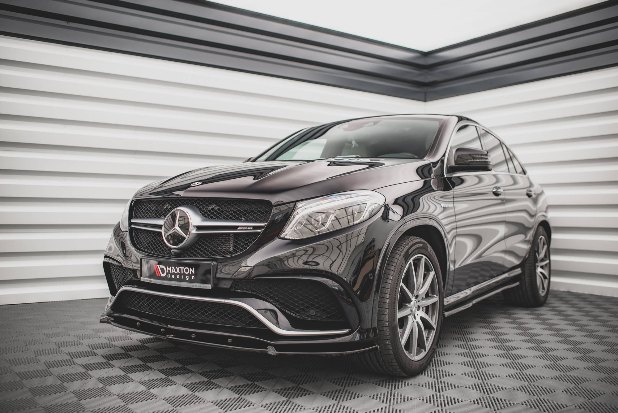 Maxton Front Ansatz V.1 für Mercedes-Benz GLE Coupe / SUV 63 AMG C292 / W166 schwarz Hochglanz