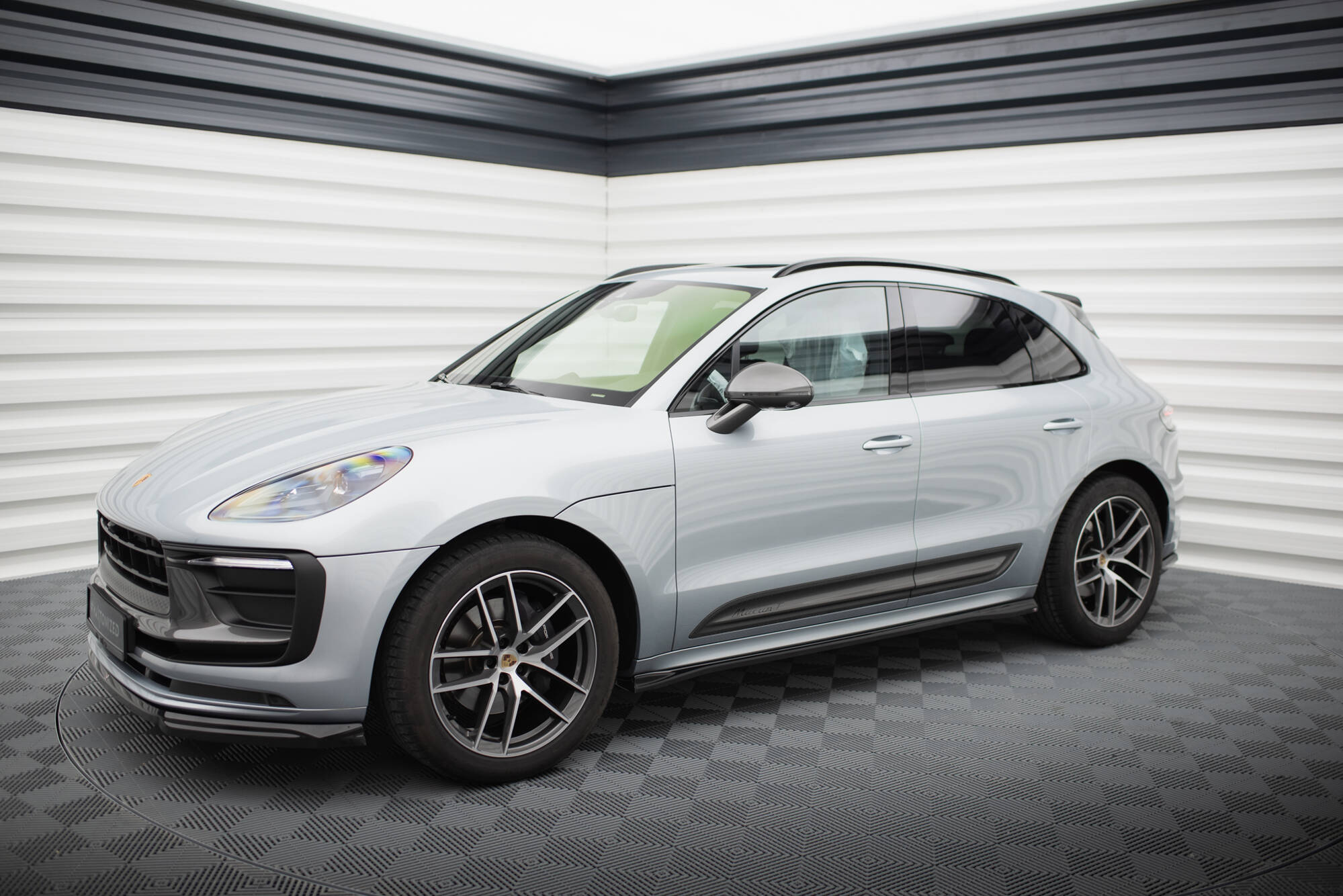Maxton Seitenschweller Ansatz für Porsche Macan T / GTS Mk1 Facelift 2   schwarz Hochglanz