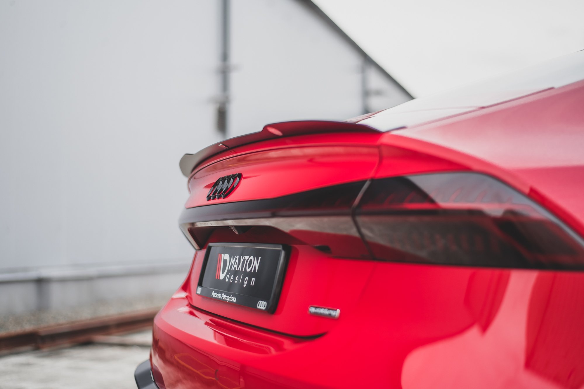 Maxton Spoiler CAP passend für A7 C8 / C8 S-Line / S7 C8 / RS7 C8 schwarz Hochglanz