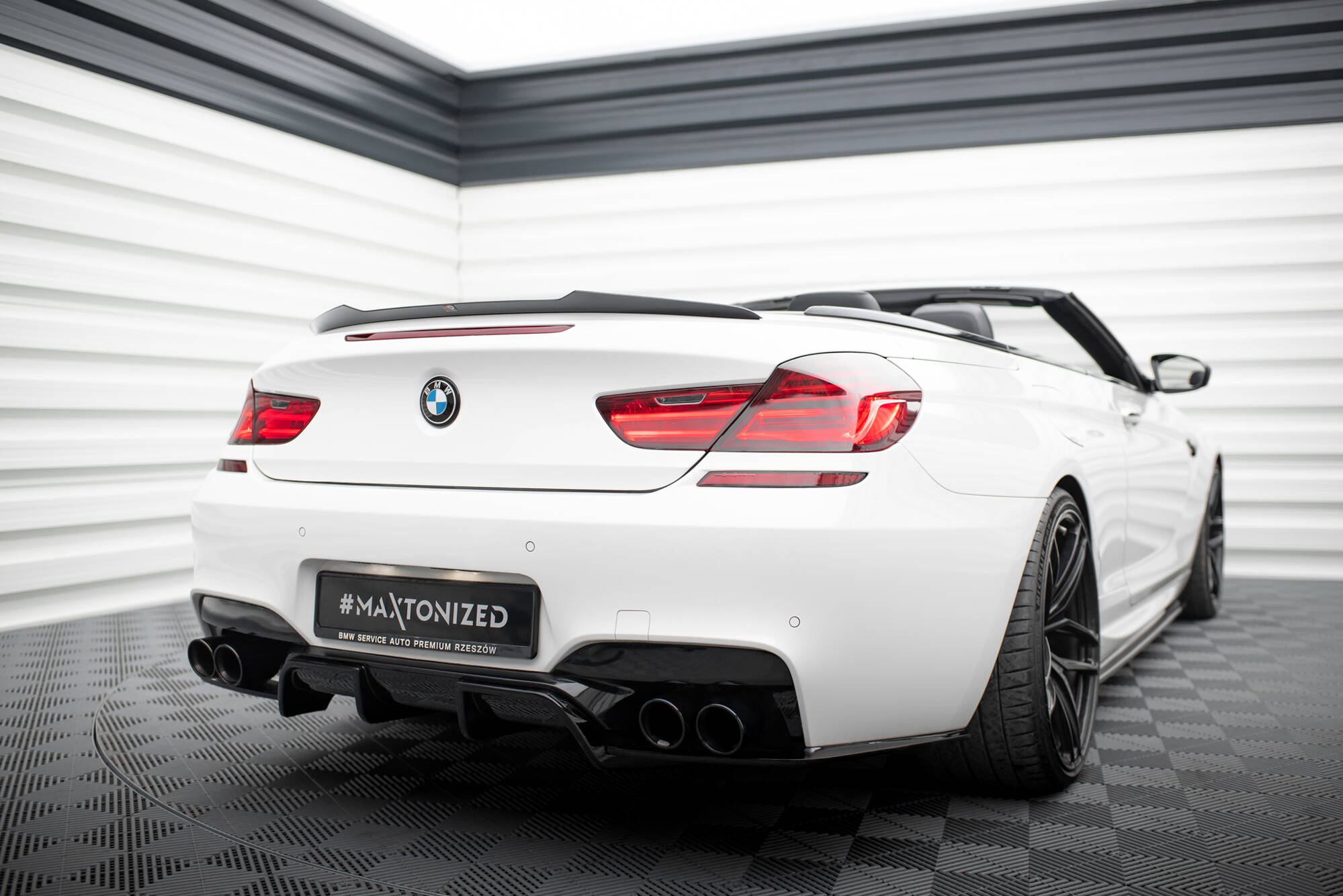 Maxton Spoiler CAP für BMW M6 / 6 M-Paket Cabriolet F12 schwarz Hochglanz