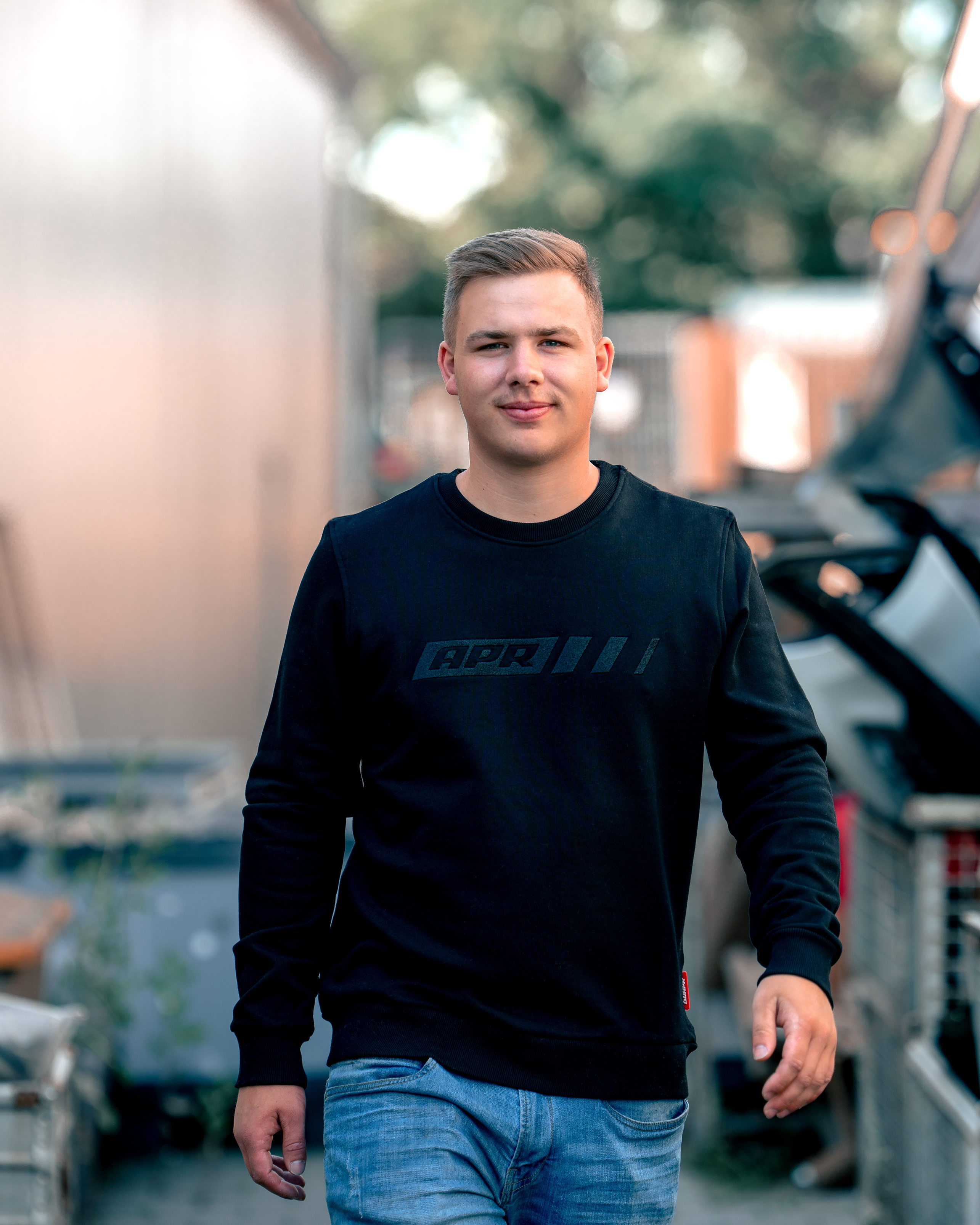 Premium APR Essentials Sweater Stick schwarz