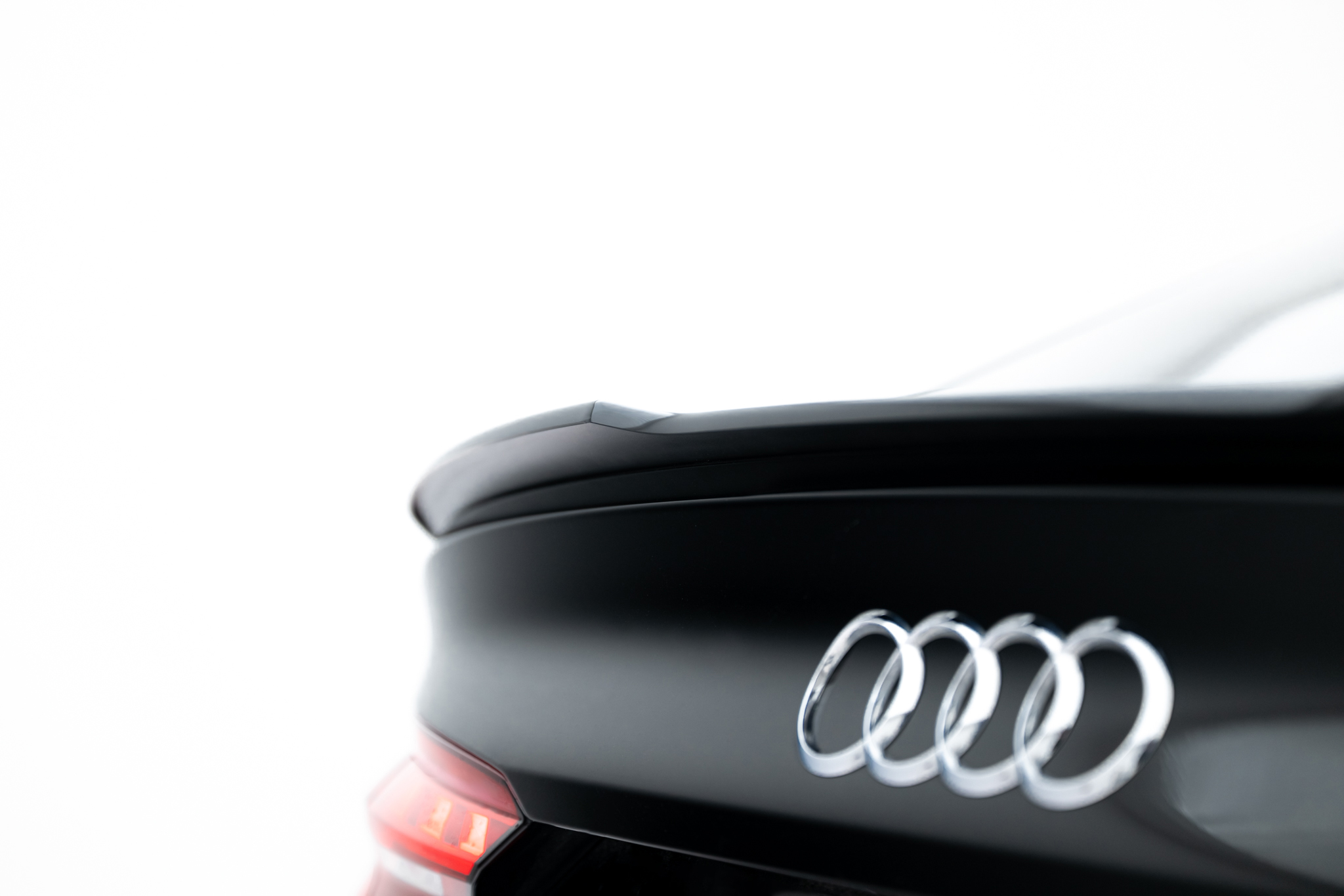 Maxton Spoiler CAP V.1 für Audi A5 F5 Sportback schwarz Hochglanz