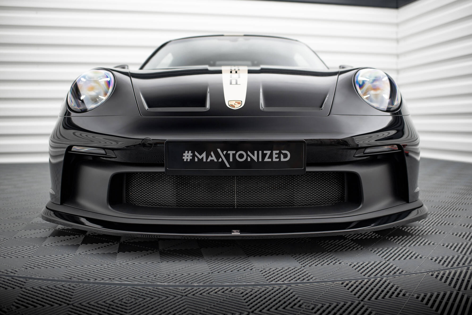 Maxton Front Ansatz für Porsche 911 992 GT3 schwarz Hochglanz