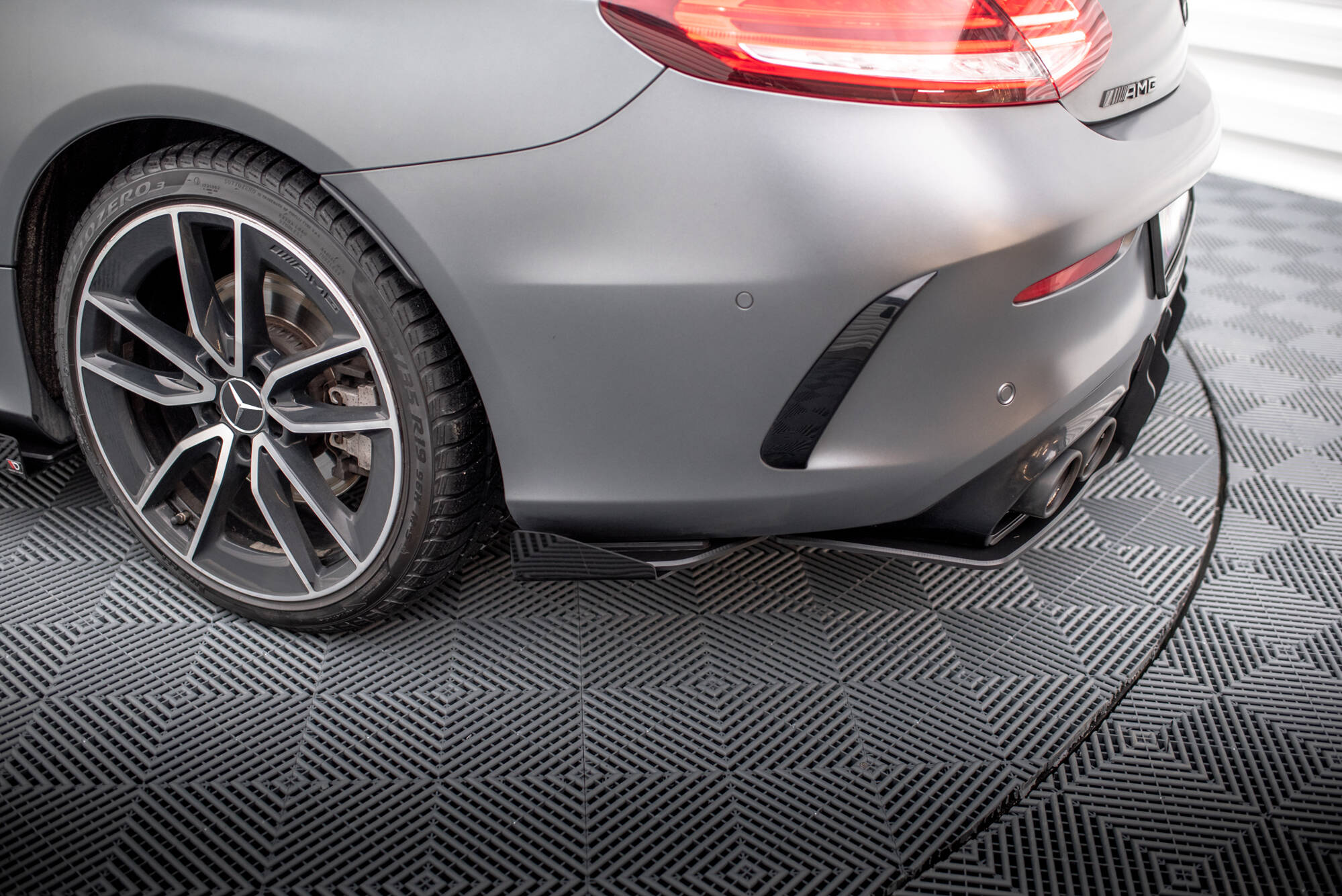 Maxton Street Pro Heck Ansatz Flaps Diffusor +Flaps für Mercedes-AMG C43 Coupe / Cabrio C205  Facelift / A205 Facelift schwarz Hochglanz