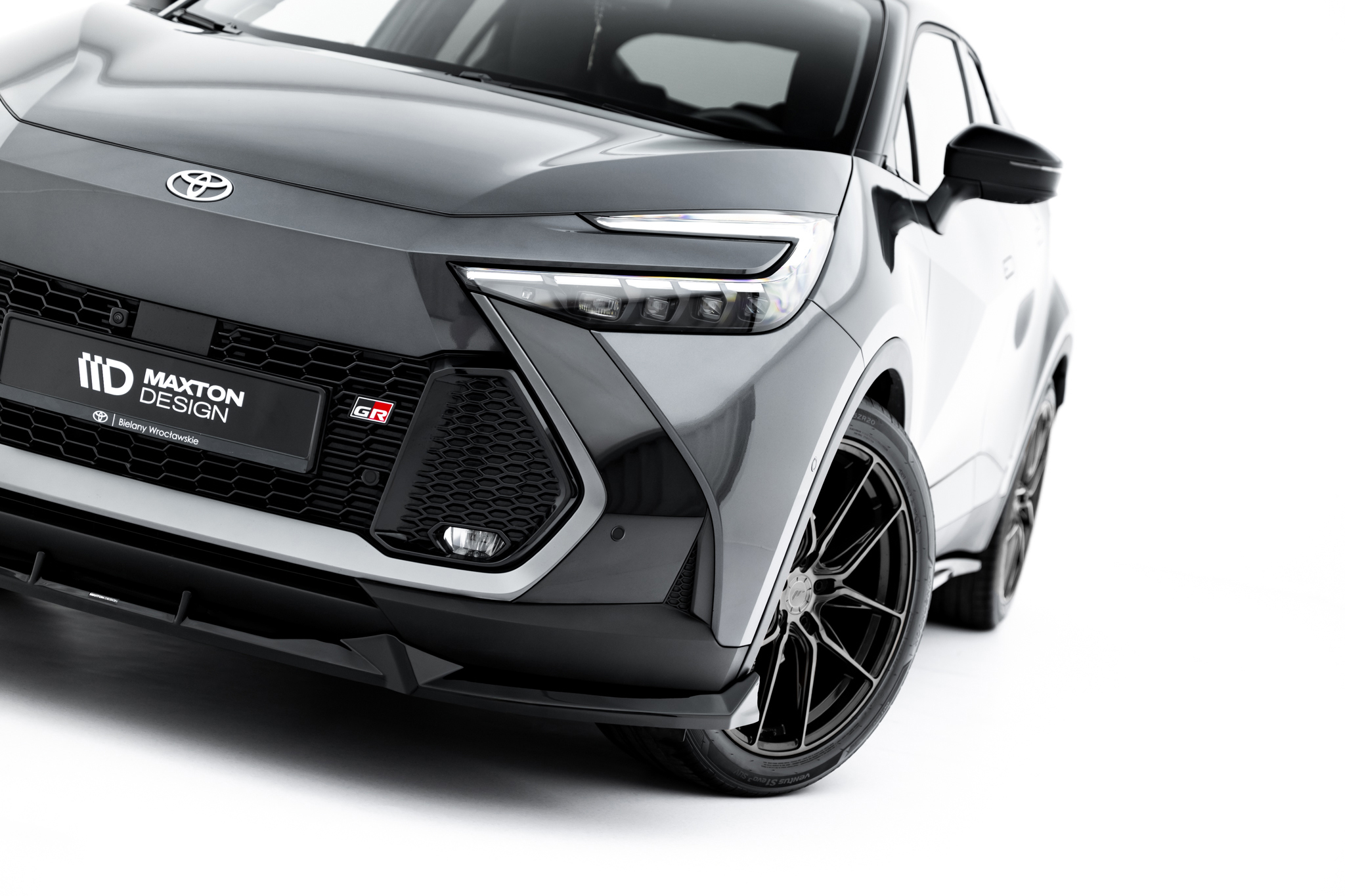 Maxton Front Ansatz für Toyota C-HR Mk2 schwarz Hochglanz